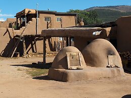 Inn on La Loma Plaza