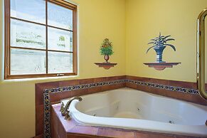 Inn on La Loma Plaza