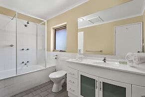 Elphin Motel & Serviced Apartments