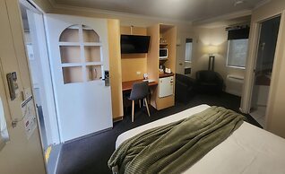 Elphin Motel & Serviced Apartments