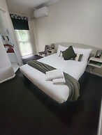 Elphin Motel & Serviced Apartments