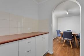Elphin Motel & Serviced Apartments
