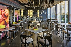 Renaissance Cairo Mirage City Hotel