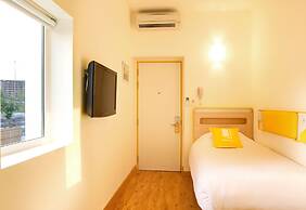 Bloomrooms @ New Delhi Railway Station