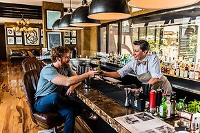 The Singular Santiago