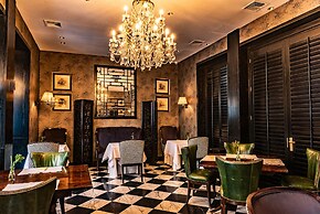 The Singular Santiago