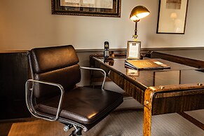 The Singular Santiago