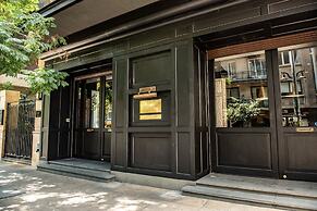 The Singular Santiago