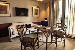 The Singular Santiago