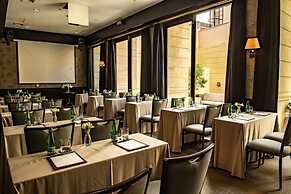 The Singular Santiago