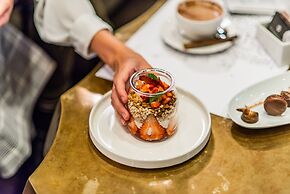 The Singular Santiago