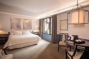 The Singular Santiago