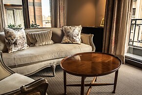 The Singular Santiago