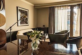 The Singular Santiago