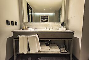 The Singular Santiago