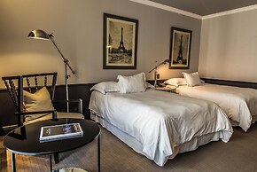 The Singular Santiago