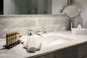 The Singular Santiago