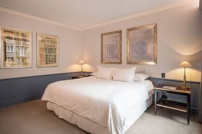 The Singular Santiago