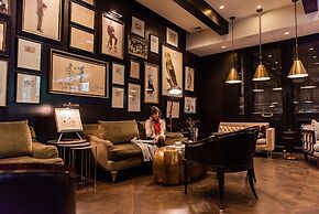 The Singular Santiago