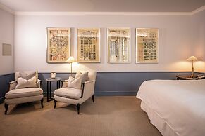 The Singular Santiago