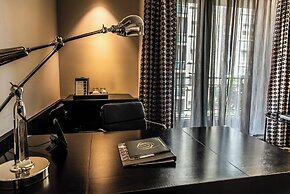 The Singular Santiago