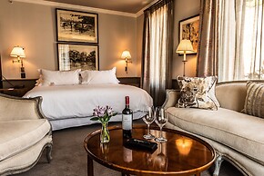 The Singular Santiago