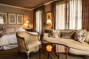 The Singular Santiago