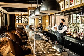 The Singular Santiago