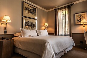 The Singular Santiago