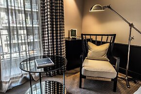 The Singular Santiago