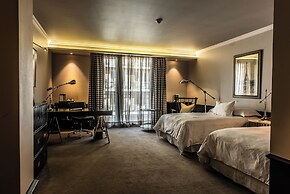 The Singular Santiago