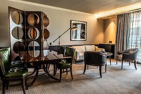 The Singular Santiago