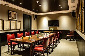 The Singular Santiago