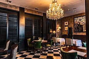 The Singular Santiago