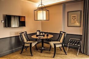 The Singular Santiago