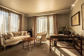 The Singular Santiago