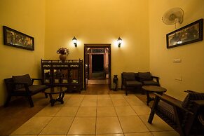 The Colonial Manek Manor