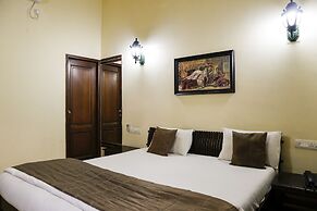 The Colonial Manek Manor