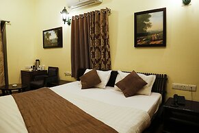 The Colonial Manek Manor