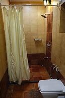 The Colonial Manek Manor