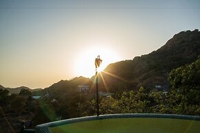 The Colonial Manek Manor