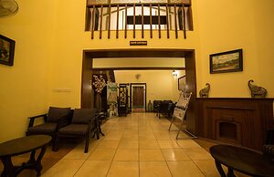 The Colonial Manek Manor