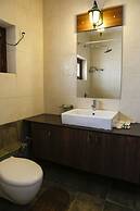 The Colonial Manek Manor