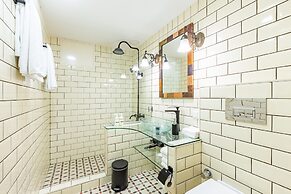 Villa Pera Suite Hotel