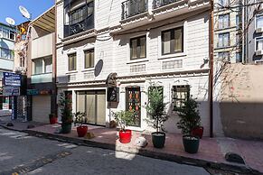 Villa Pera Suite Hotel