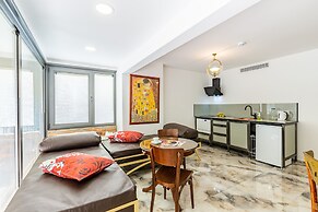 Villa Pera Suite Hotel