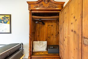 Villa Pera Suite Hotel