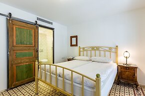 Villa Pera Suite Hotel