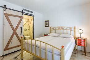 Villa Pera Suite Hotel