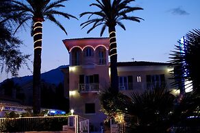 Hôtel Reine D'Azur